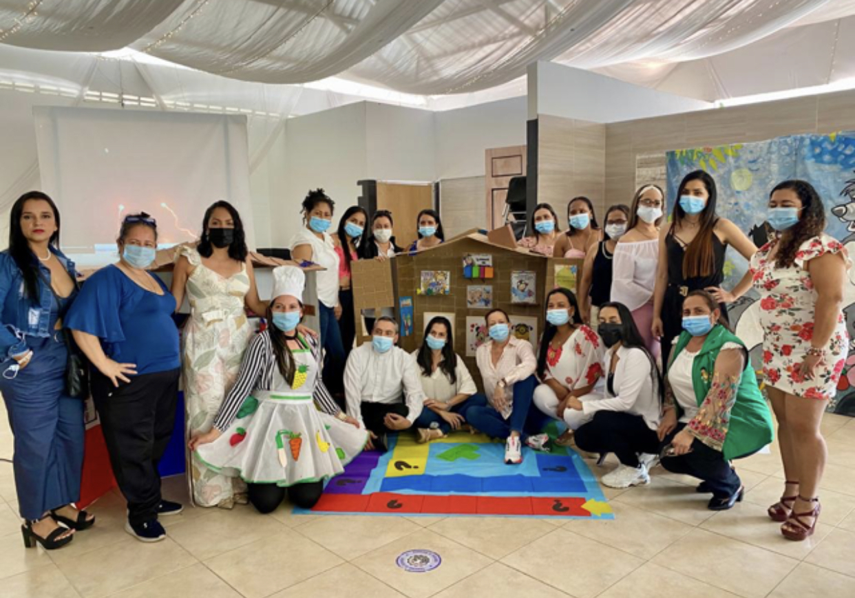 ICBF fomenta la cualificación de 313 madres comunitarias en Santander ICBF fomenta la cualificación de 313 madres comunitarias en Santander