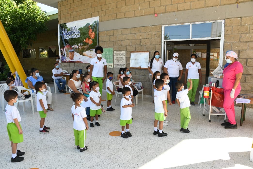 ICBF junto a sector salud adelantó jornada de vacunación contra COVID-19 a niños y niñas en Valledupar ICBF junto a sector salud adelantó jornada de vacunación contra COVID-19 a niños y niñas en Valledupar