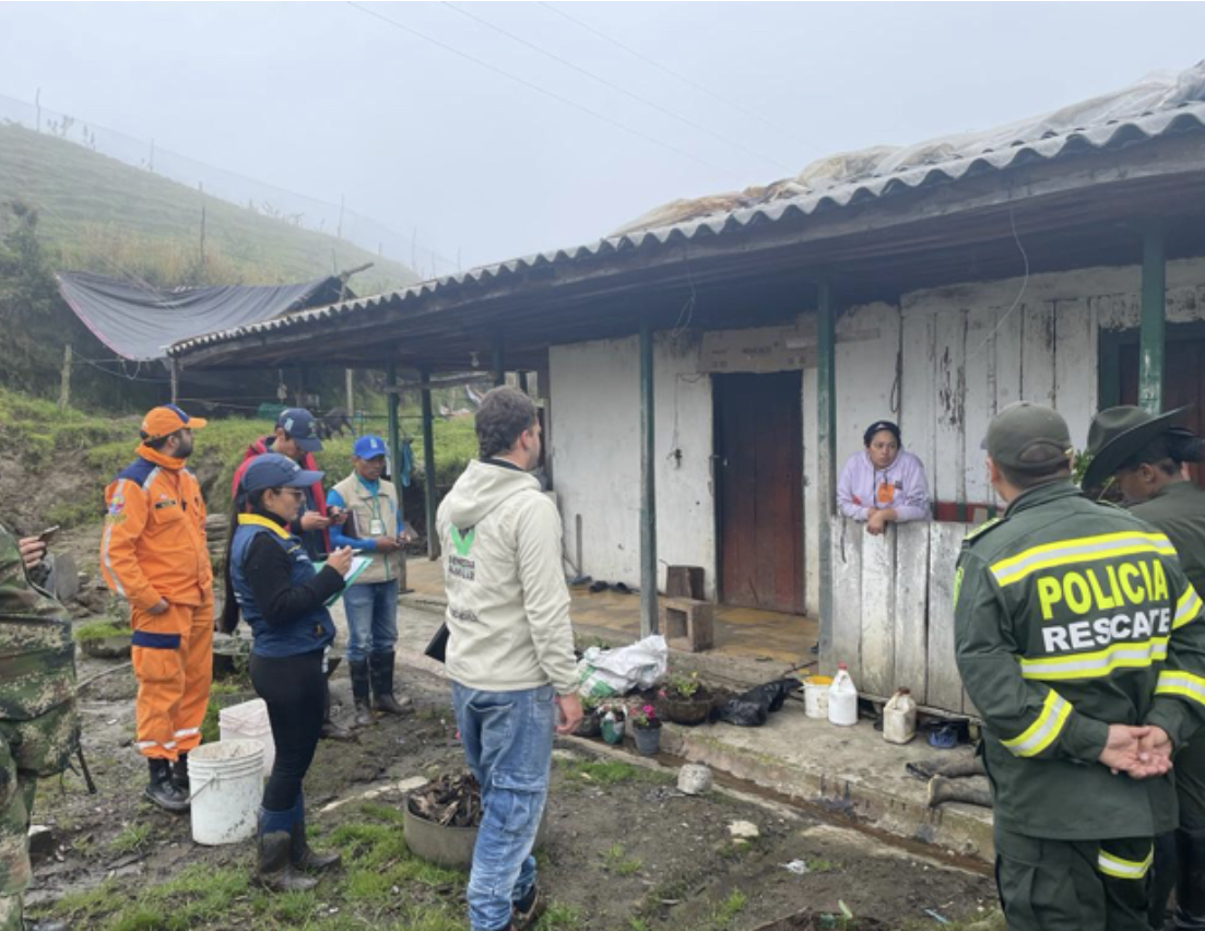 Unidades Móviles garantizan protección de niños, niñas y adolescentes en riesgo por volcán del Nevado del Ruiz Unidades Móviles garantizan protección de niños, niñas y adolescentes en riesgo por volcán del Nevado del Ruiz