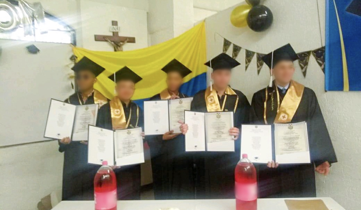 Adolescentes de Responsabilidad Penal obtienen se gradúan como bachilleres  