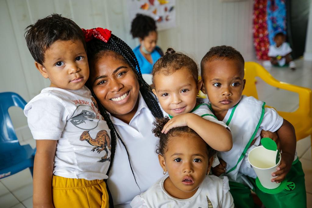 Madres y padres comunitarios son el ejemplo de una sociedad solidaria: Directora ICBF Madres y padres comunitarios son el ejemplo de una sociedad solidaria: Directora ICBF