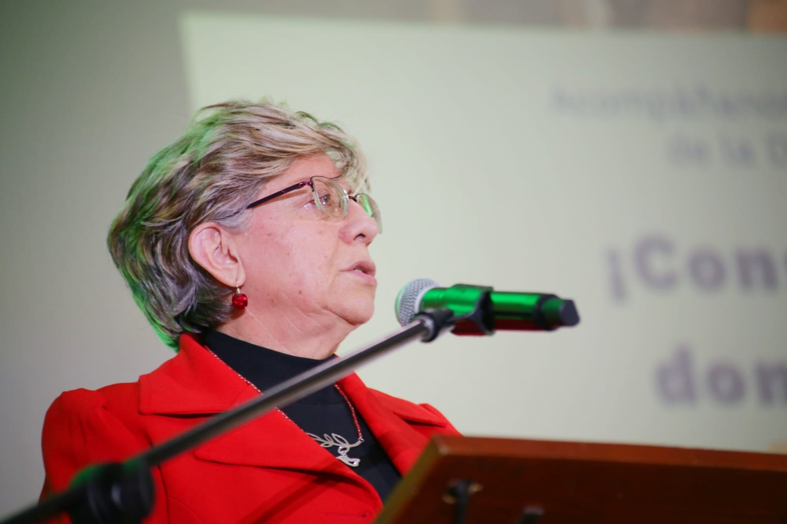 Conmovedor llanto de nueva directora del ICBF ante los funcionarios Conmovedor llanto de nueva directora del ICBF ante los funcionarios