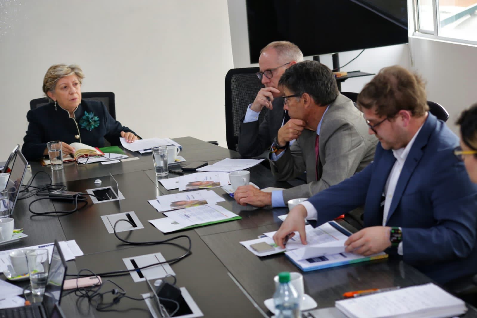 ICBF y Banco Mundial suman esfuerzos en favor de niños, niñas, adolescentes y familias ICBF y Banco Mundial suman esfuerzos en favor de niños, niñas, adolescentes y familias