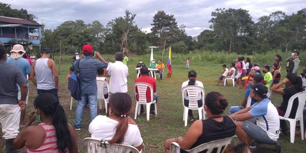 ICBF dialoga con familias del Amazonas sobre entornos protectores para la niñez