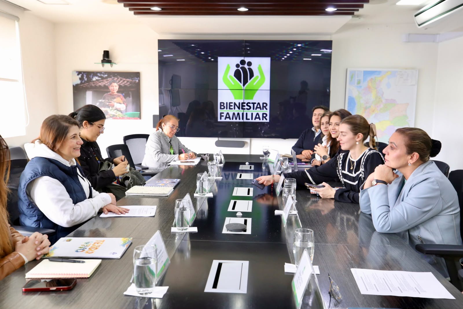 ICBF y Defensoría del Pueblo unen esfuerzos para prevenir el reclutamiento de la niñez y la adolescencia 