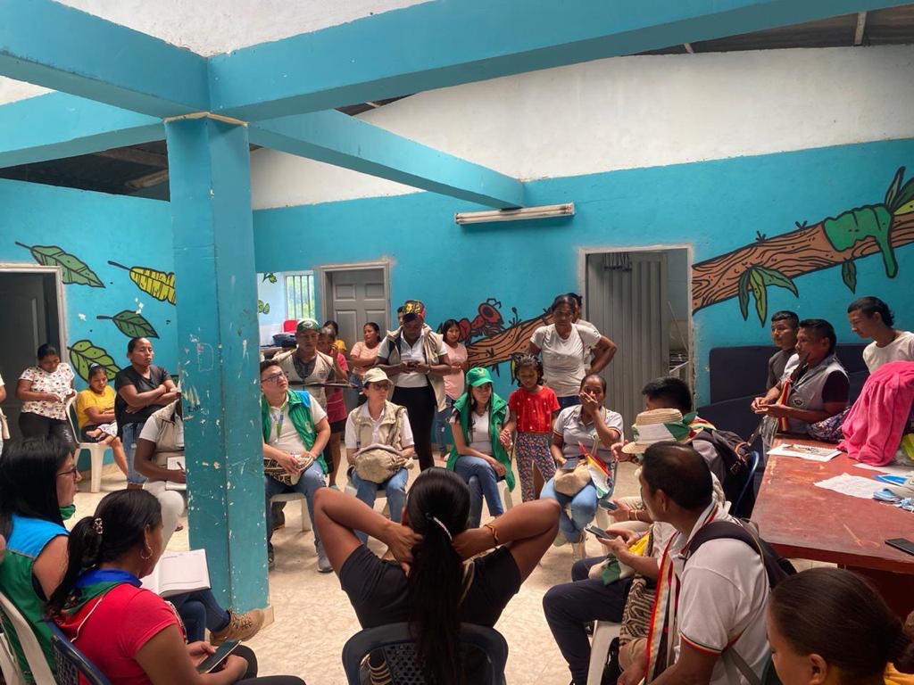 Familias indígenas desplazadas en Nariño son atendidas por el ICBF