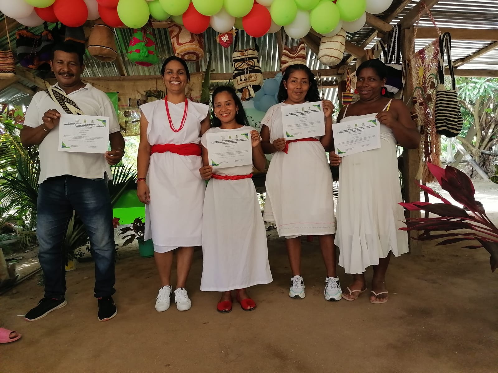Líderes étnicos se graduaron como formadores en La Guajira