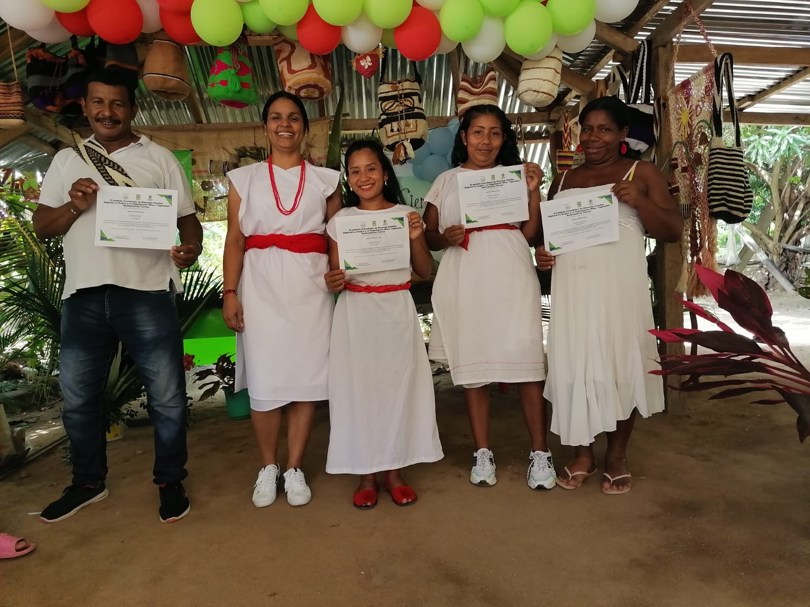 Líderes étnicos se graduaron como formadores en La Guajira Líderes étnicos se graduaron como formadores en La Guajira
