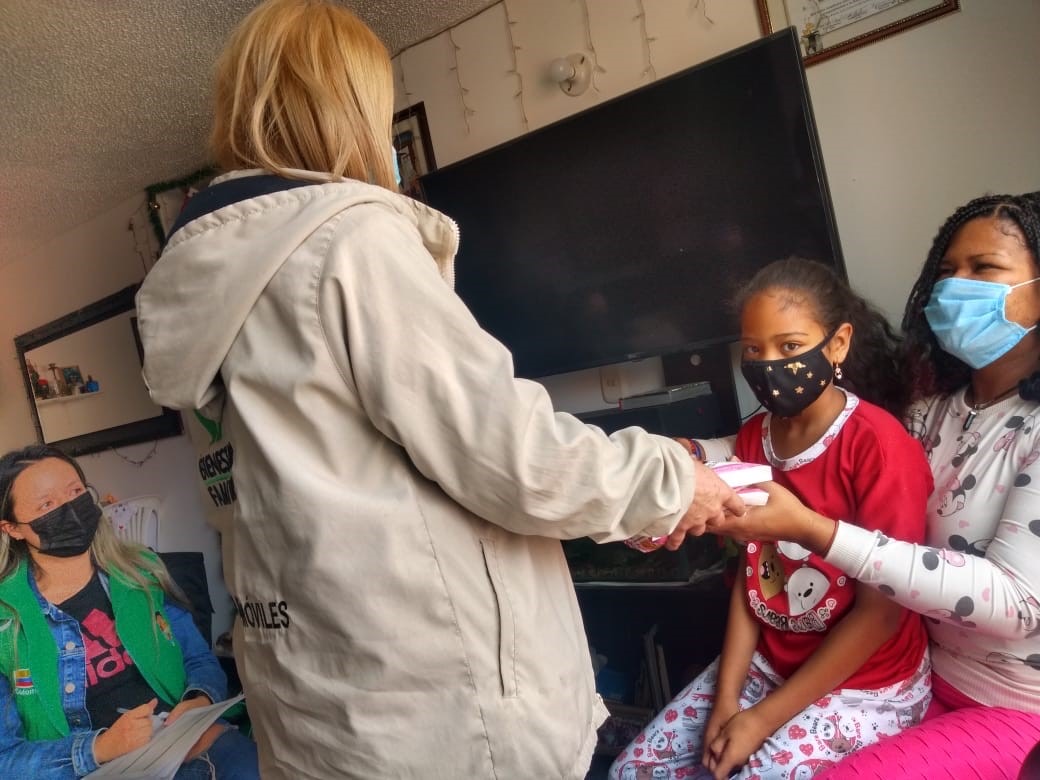 Equipo de Unidades Móviles del ICBF atienden a familias desplazadas en Soacha y Tocancipá Equipo de Unidades Móviles del ICBF atienden a familias desplazadas en Soacha y Tocancipá