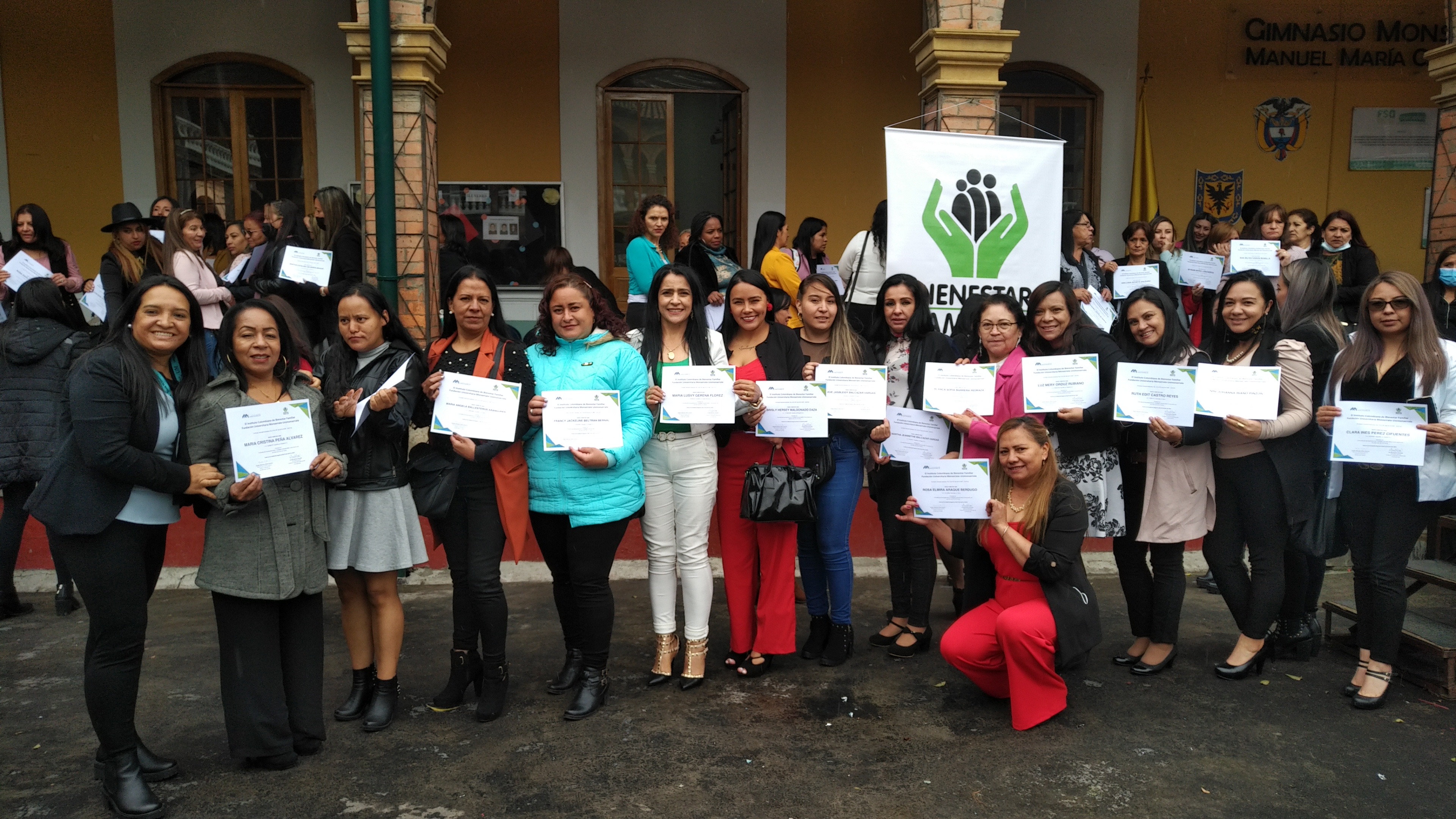 ICBF cualifica a 702 madres comunitarias de Bogotá