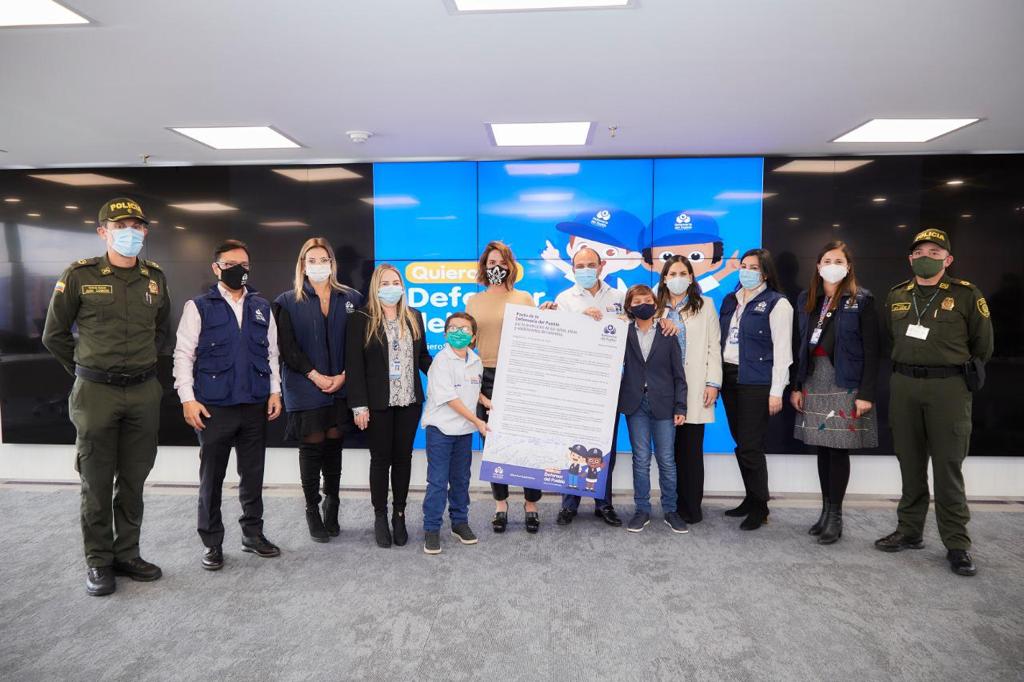 Directora ICBF firma pacto para garantizar derecho de las niñas y los niños a ser escuchados Directora ICBF firma pacto para garantizar derecho de las niñas y los niños a ser escuchados
