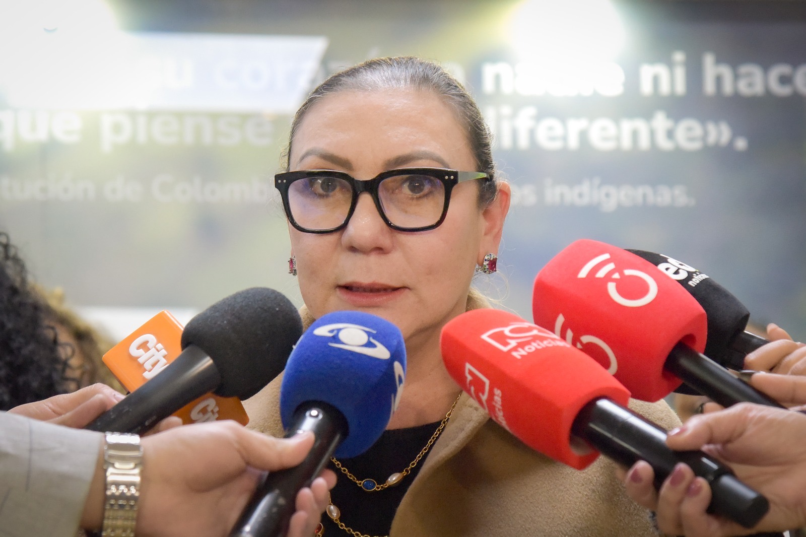 Directora general del ICBF pone en conocimiento de la Fiscalía amenazas y hostigamientos posteriores a la difusión de un video que habría tergiversado su intervención en el Senado