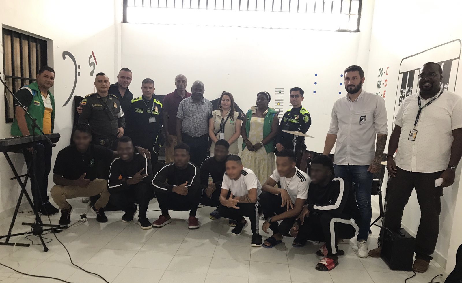 El Instituto Colombiano de Bienestar Familiar (ICBF) realizó una jornada de trabajo con entidades territoriales para plantear alternativas de seguridad y mejorar las condiciones de vida de los adolescentes y jóvenes vinculados al Sistema de Responsabilida El Instituto Colombiano de Bienestar Familiar (ICBF) realizó una jornada de trabajo con entidades territoriales para plantear alternativas de seguridad y mejorar las condiciones de vida de los adolescentes y jóvenes vinculados al Sistema de Responsabilida