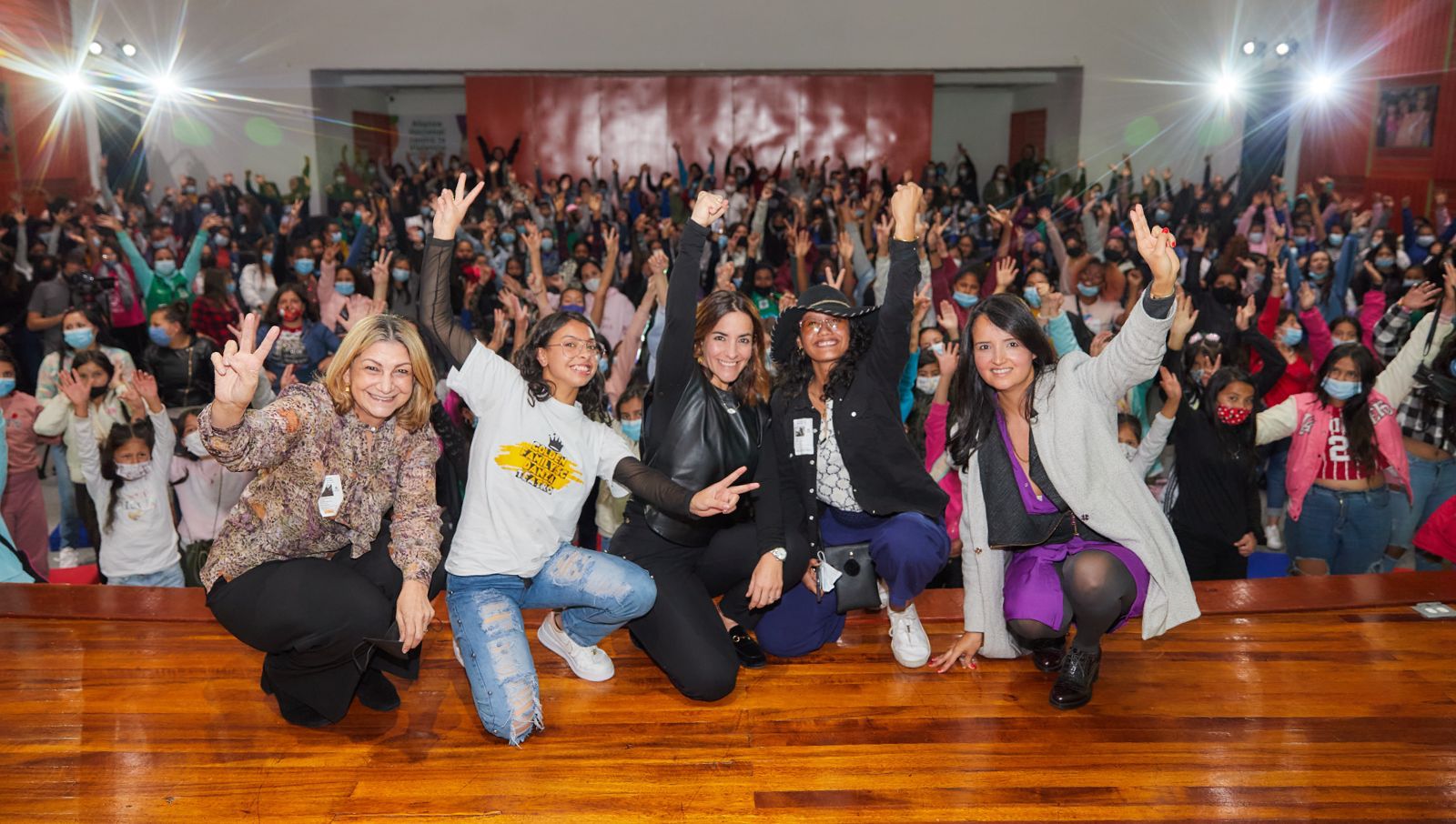 Directora ICBF reitera compromiso con la atención a más de 1.4 millones de niñas, adolescentes y jóvenes mujeres Directora ICBF reitera compromiso con la atención a más de 1.4 millones de niñas, adolescentes y jóvenes mujeres
