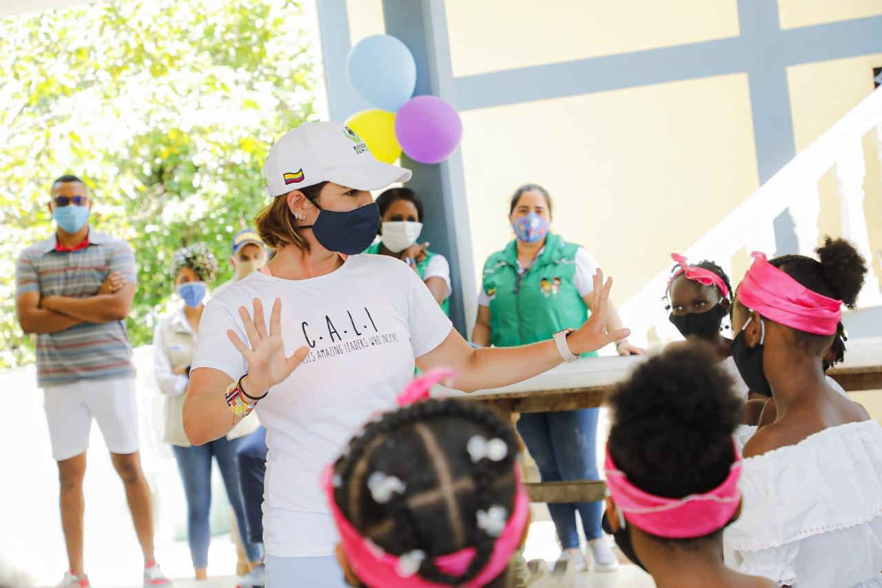 Directora del ICBF llega al Valle del Cauca para escuchar a la niñez, adolescencia y juventud y potenciar sus talentos a través de Generaciones Sacúdete. Directora del ICBF llega al Valle del Cauca para escuchar a la niñez, adolescencia y juventud y potenciar sus talentos a través de Generaciones Sacúdete.