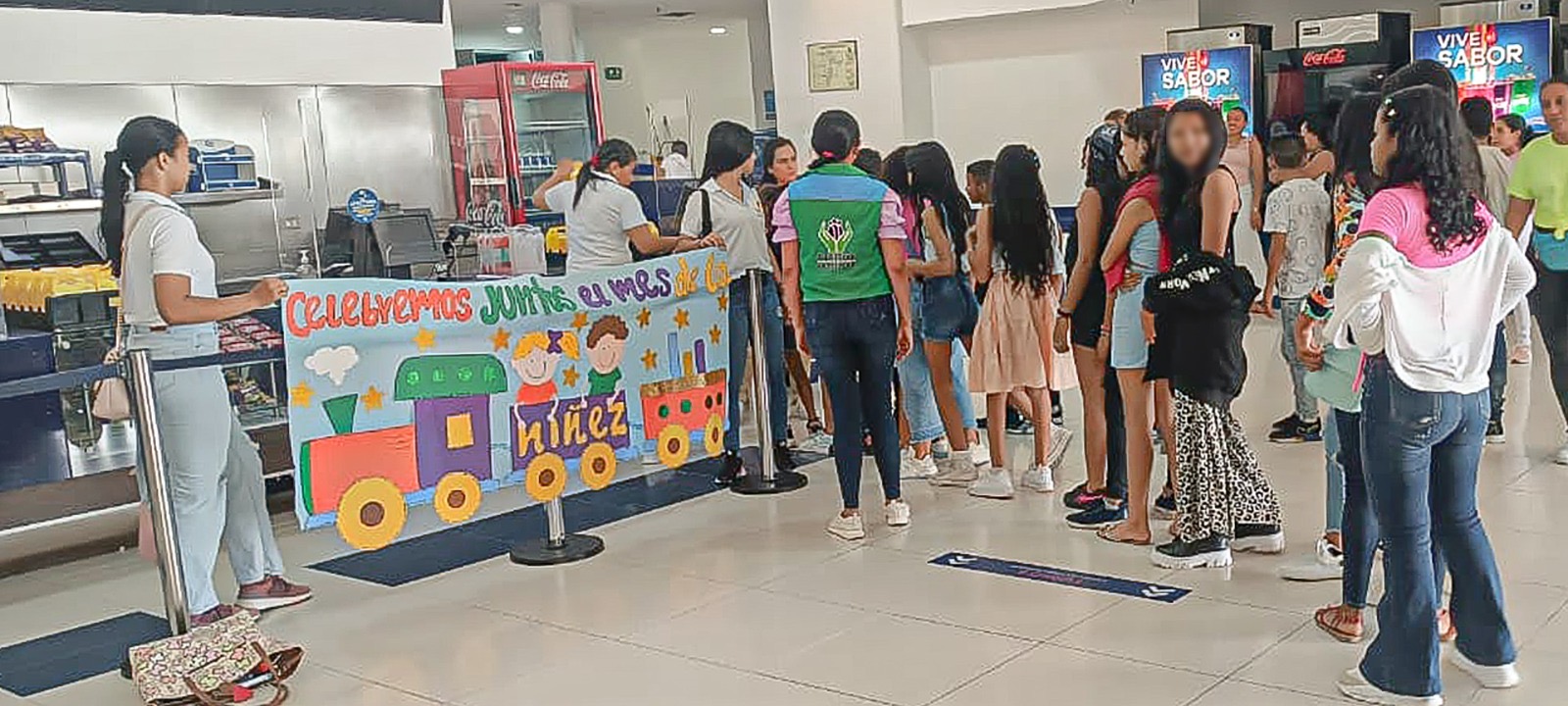 Cine Colombia abrió sus salas para la niñez y adolescencia usuaria de los servicios del ICBF Cine Colombia abrió sus salas para la niñez y adolescencia usuaria de los servicios del ICBF