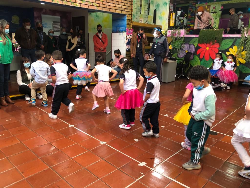 Niños y niñas regresan a la presencialidad en los Hogares Infantiles del ICBF en Bogotá Niños y niñas regresan a la presencialidad en los Hogares Infantiles del ICBF en Bogotá