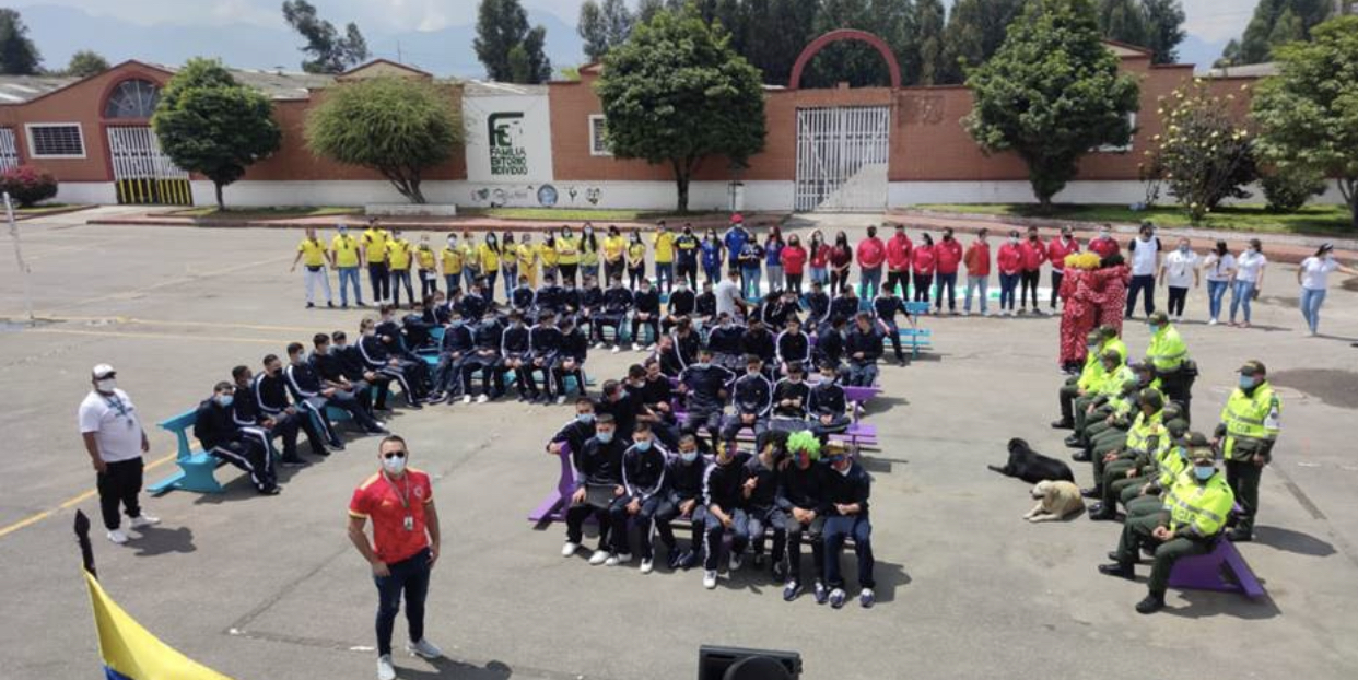 ICBF promueve espacios de convivencia con jóvenes y Policía de Infancia y Adolescencia en Bogotá ICBF promueve espacios de convivencia con jóvenes y Policía de Infancia y Adolescencia en Bogotá