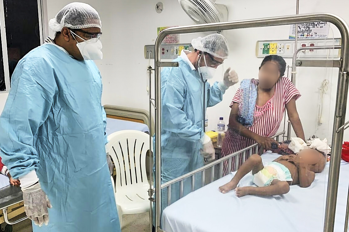ICBF traslada niño con desnutrición a Centro de Recuperación Nutricional en Manaure ICBF traslada niño con desnutrición a Centro de Recuperación Nutricional en Manaure