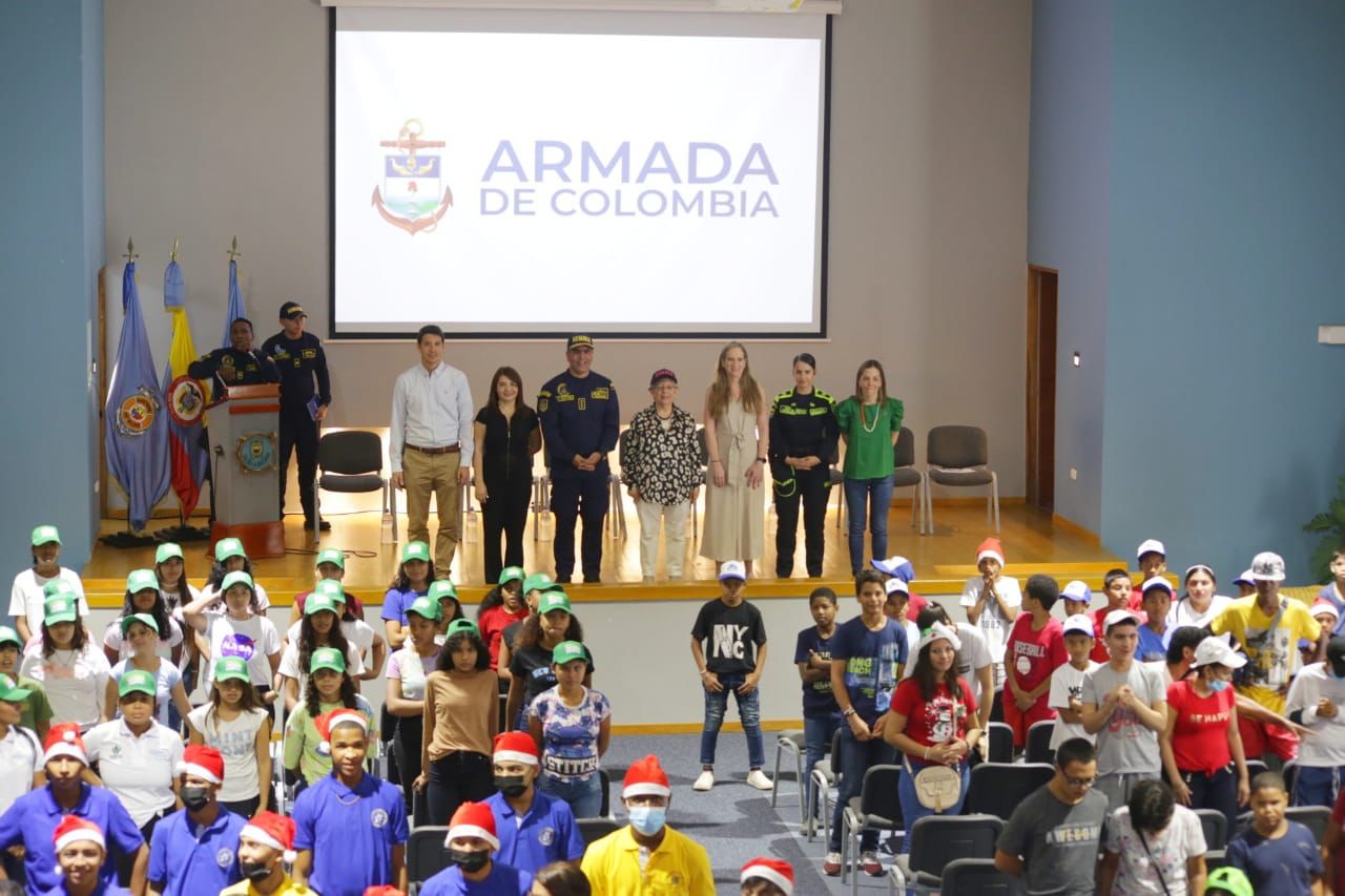 ICBF, Colgate Palmolive, Armada y Policía Nacional llevaron alegría en Navidad a la niñez en Cartagena ICBF, Colgate Palmolive, Armada y Policía Nacional llevaron alegría en Navidad a la niñez en Cartagena
