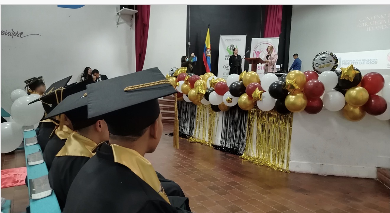 Jóvenes del Sistema de Responsabilidad Penal para Adolescentes se gradúan como Bachilleres Académicos en Bogotá