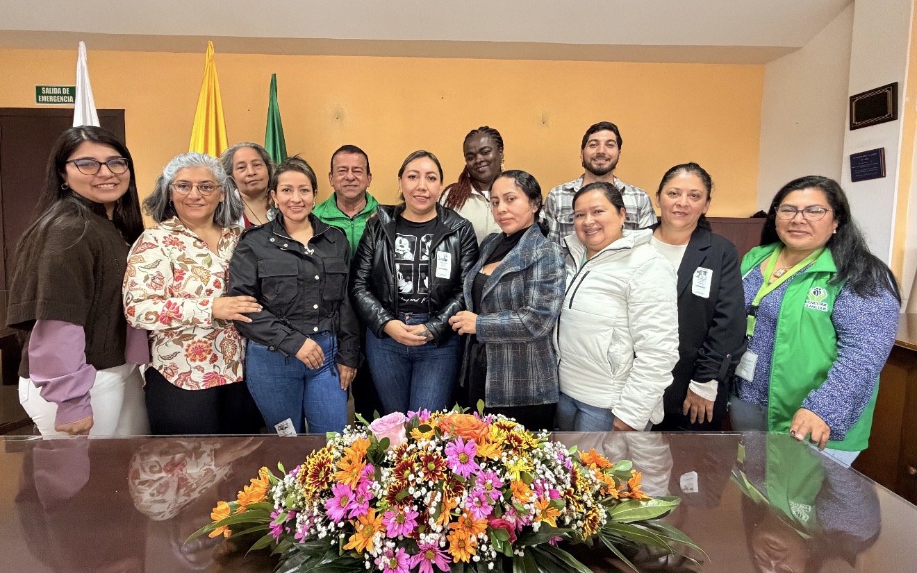 Cinco madres comunitarias de Popayán formalizan su vinculación laboral como trabajadoras oficiales de Bienestar Familiar