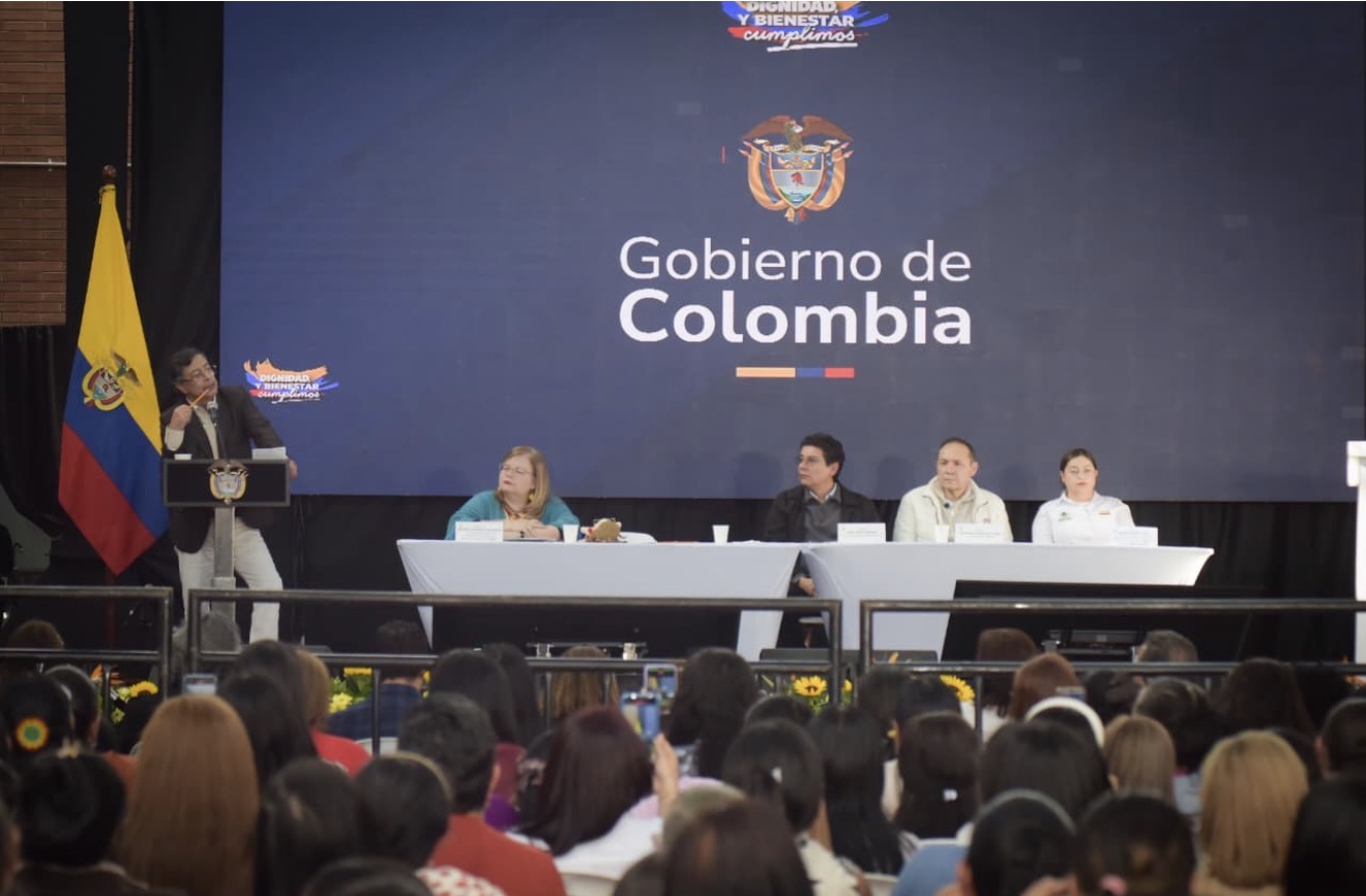 Gobierno Nacional avanza en la formalización laboral de madres comunitarias, sustitutas y trabajadoras de hogares infantiles