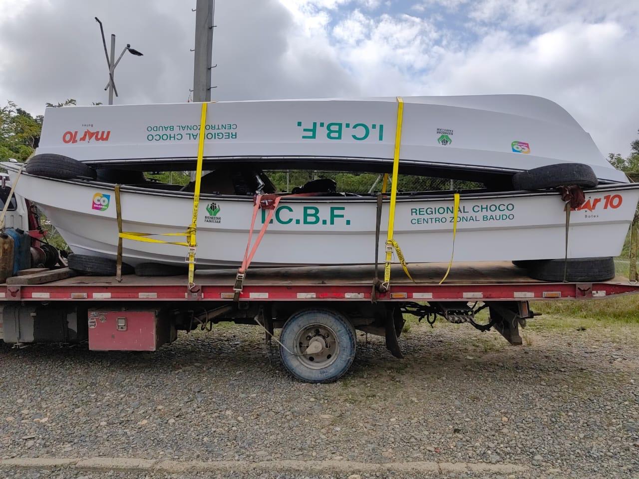 Bienestar Familiar llega por río a 1000 familias del Baudó