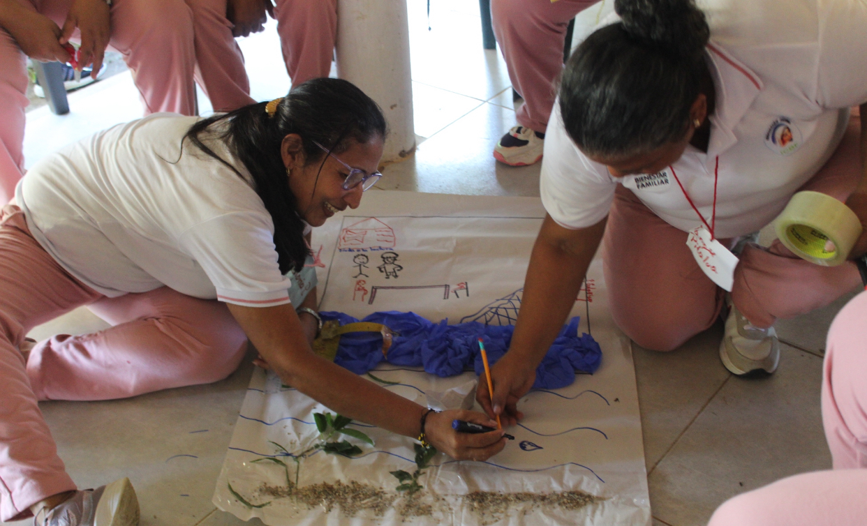 Madres comunitarias se preparan para transformar la lectura en una experiencia significativa
