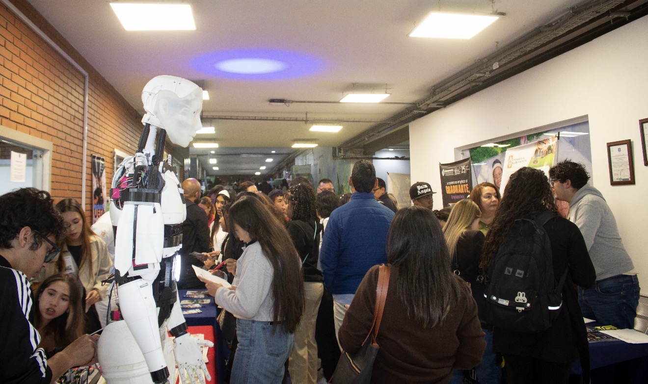 Bienestar Familiar impulsa proyectos de vida de adolescentes y jóvenes con feria universitaria en Bogotá