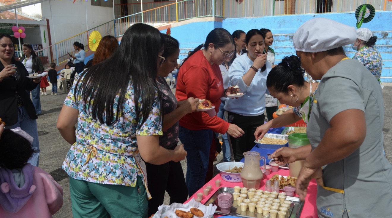 Cerca de 295 toneladas de Bienestarina complementan la atención nutricional en Santander