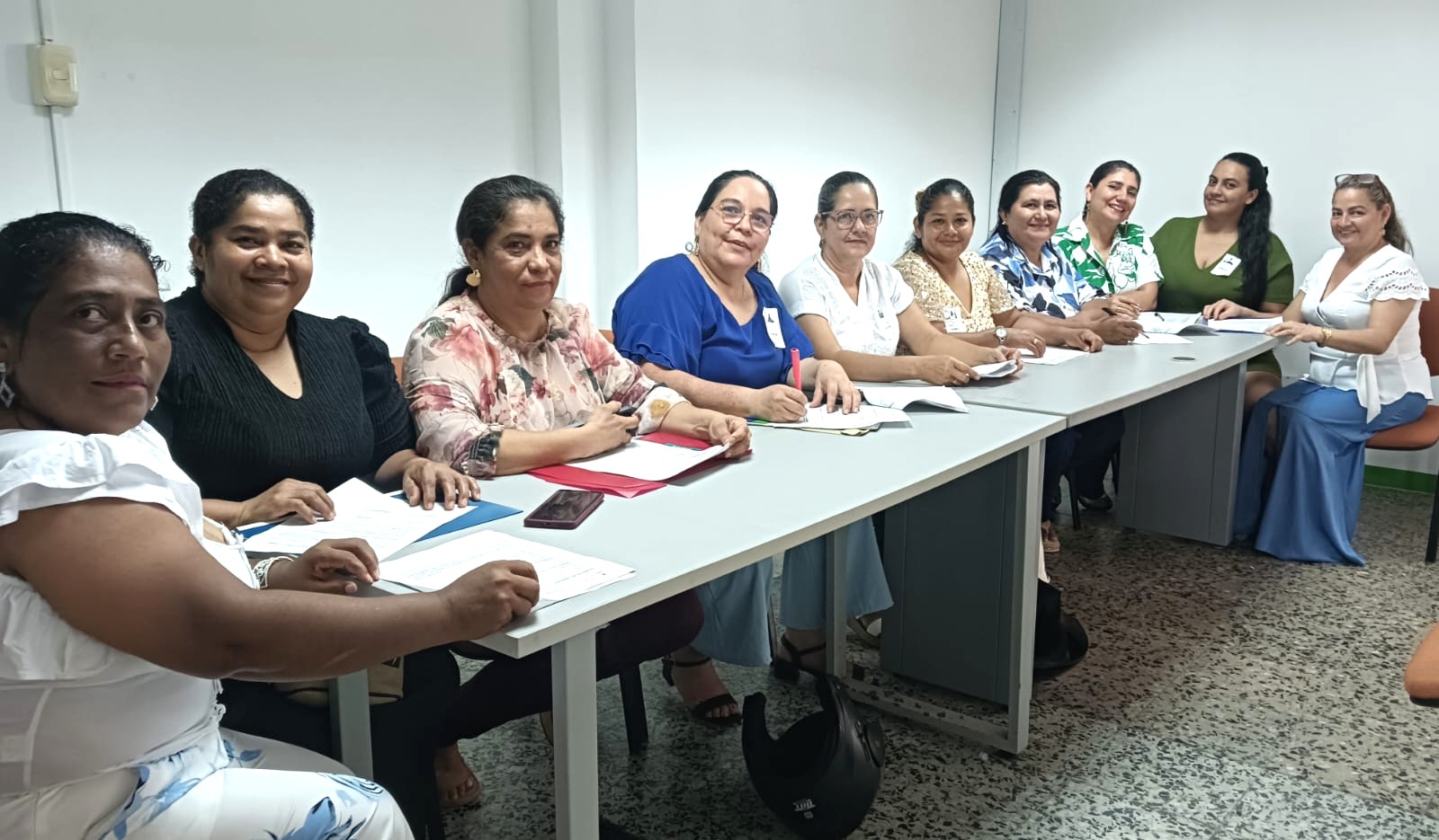 En Caquetá, Bienestar Familiar vincula directamente a 39 madres comunitarias como trabajadoras oficiales