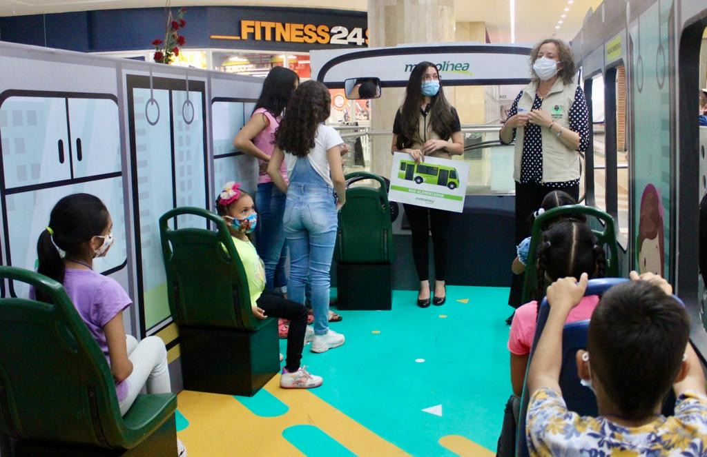 ICBF promueve actividades de esparcimiento con niños bajo protección en Bucaramanga ICBF promueve actividades de esparcimiento con niños bajo protección en Bucaramanga