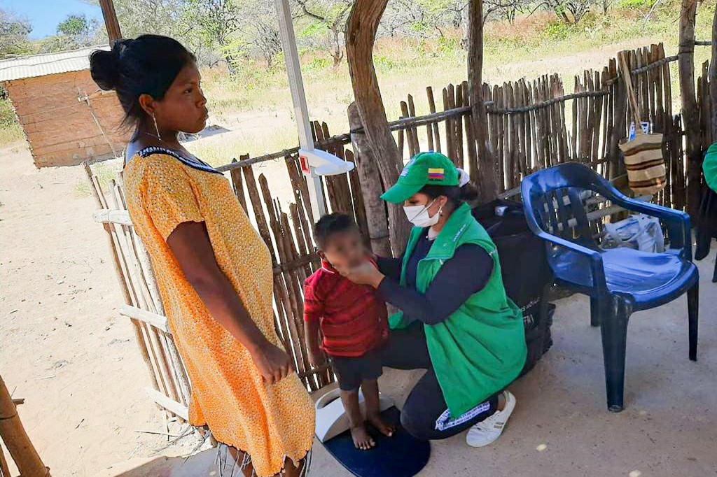 Unidades Móviles de ICBF en La Guajira brindan atención integral a más de 40 familias Wayúu Unidades Móviles de ICBF en La Guajira brindan atención integral a más de 40 familias Wayúu