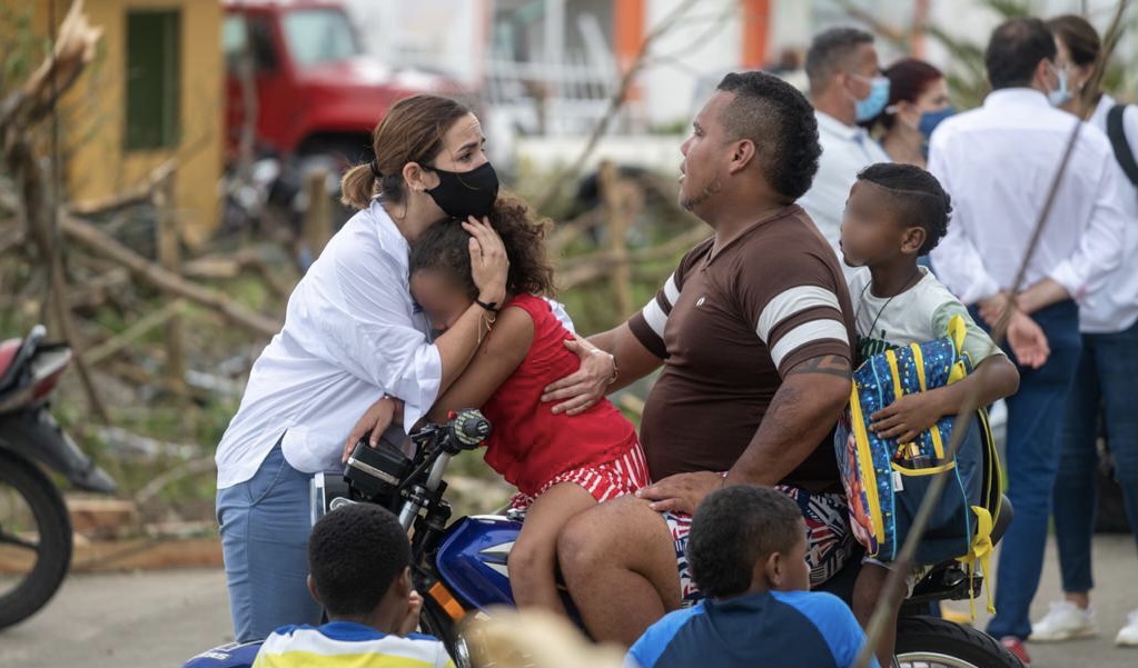 Gobierno nacional ha evacuado desde Providencia más de 300 niños y niñas para reencontrarse con sus familias en San Andrés Gobierno nacional ha evacuado desde Providencia más de 300 niños y niñas para reencontrarse con sus familias en San Andrés