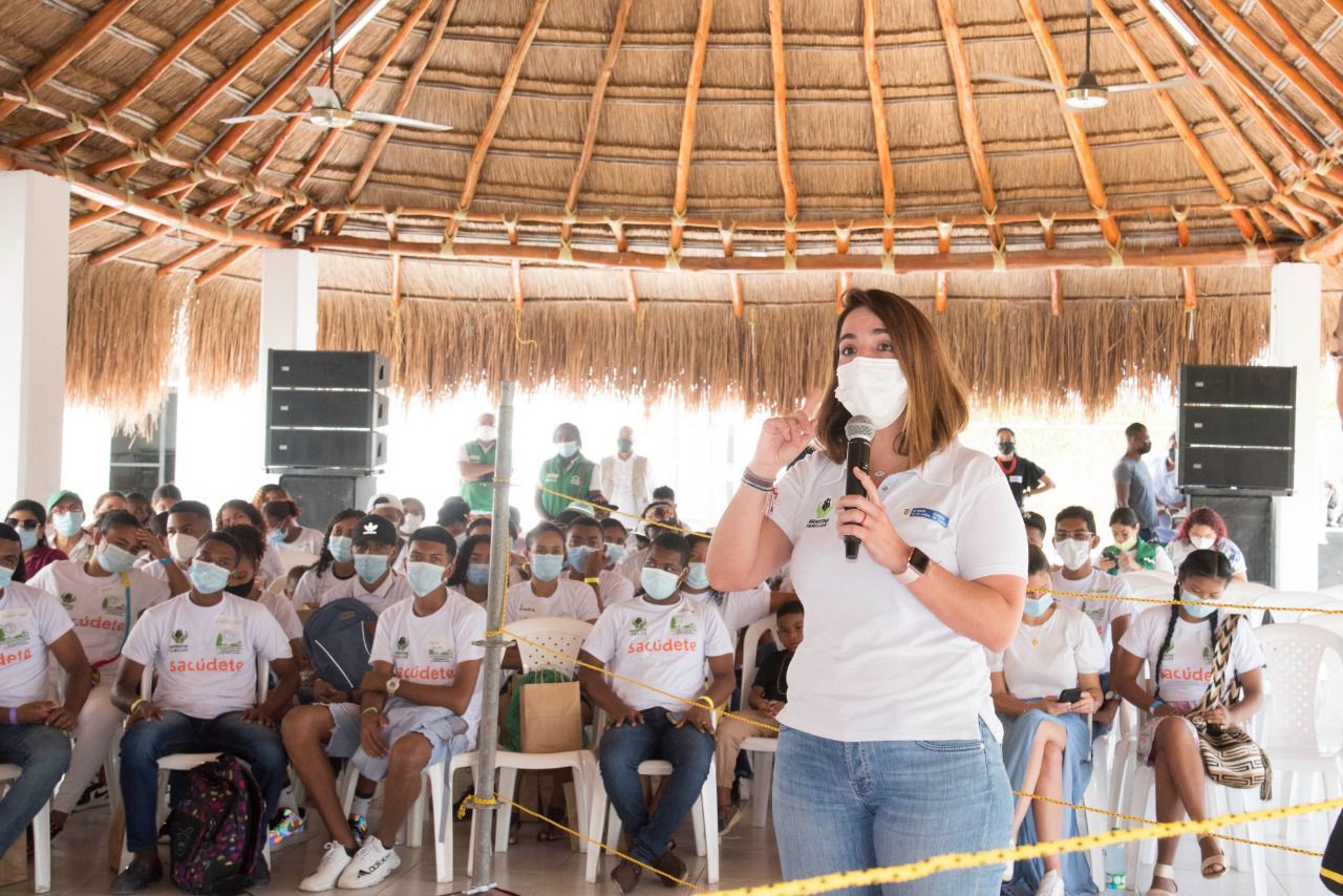 Directora ICBF llegó a Bolívar para adelantar jornada con adolescentes y jóvenes Directora ICBF llegó a Bolívar para adelantar jornada con adolescentes y jóvenes