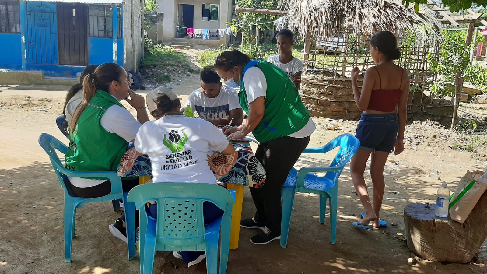 Unidades Móviles de ICBF acompañan a familias afectadas por temporada de lluvias en Bolívar