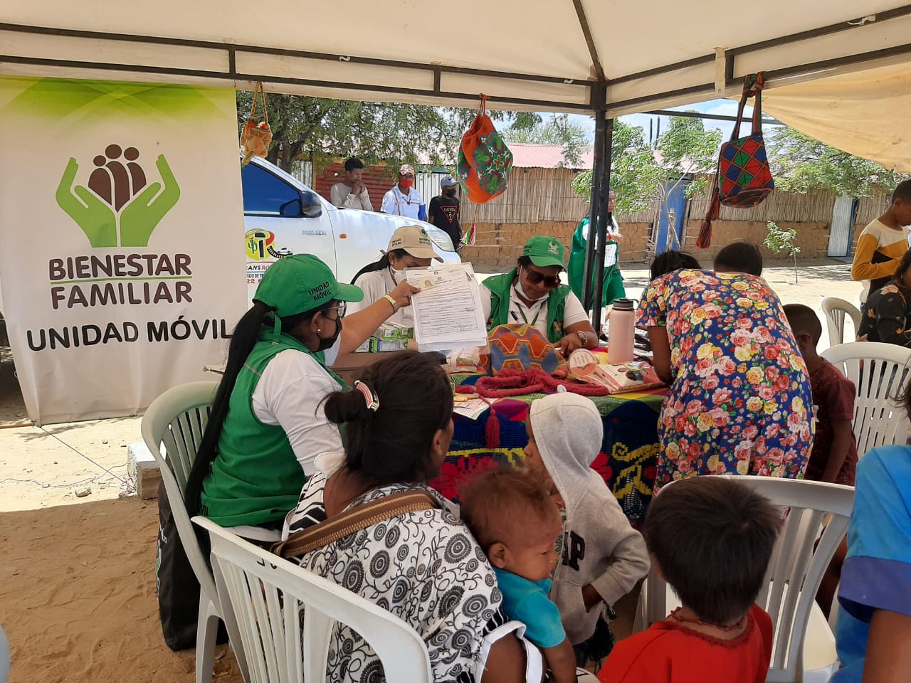 ICBF presentó su oferta de servicios a la comunidad Wayúu de Juyasirain en La Guajira
