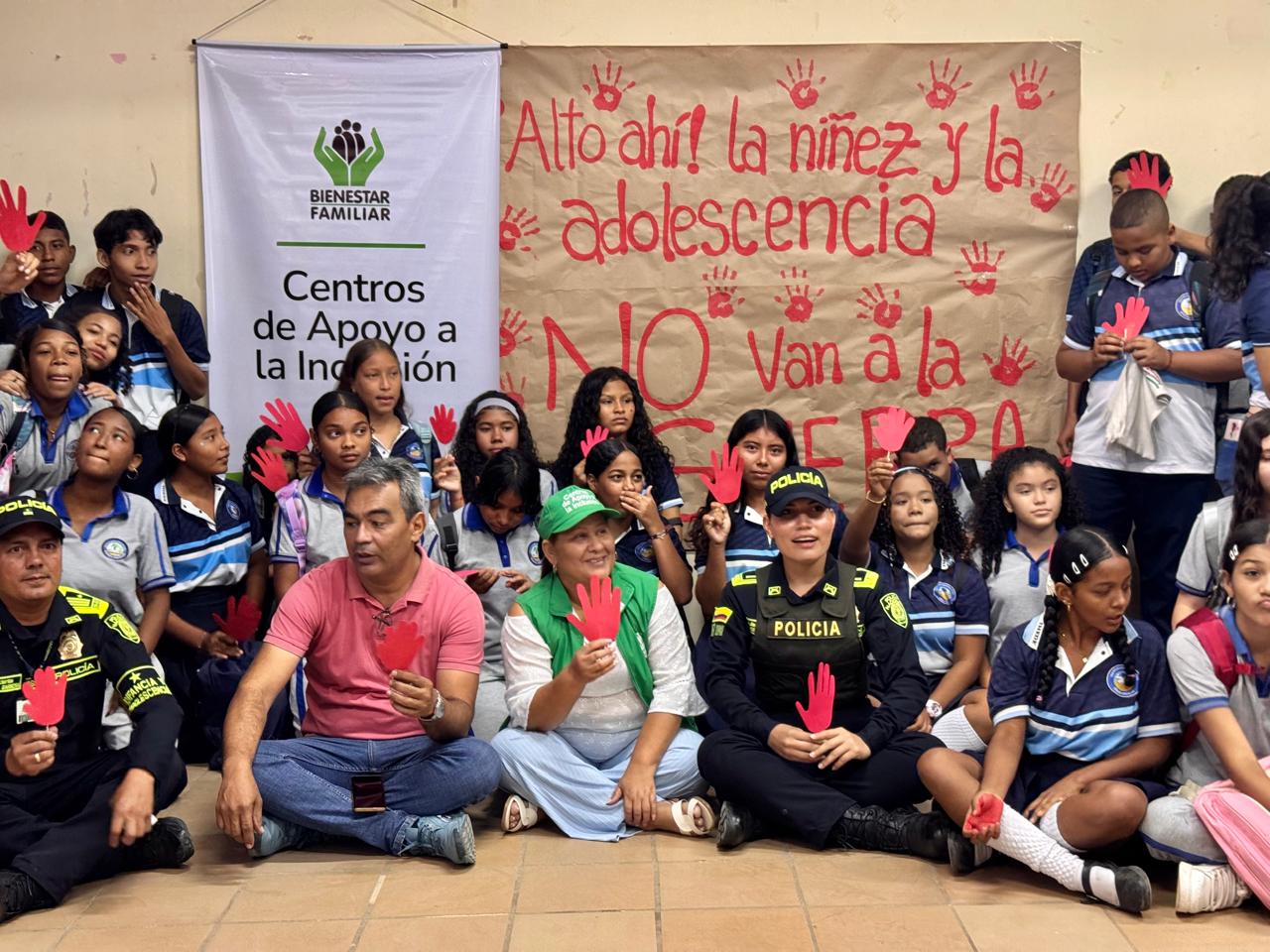 Manos rojas que no quieren guerra se levantan en La Guajira