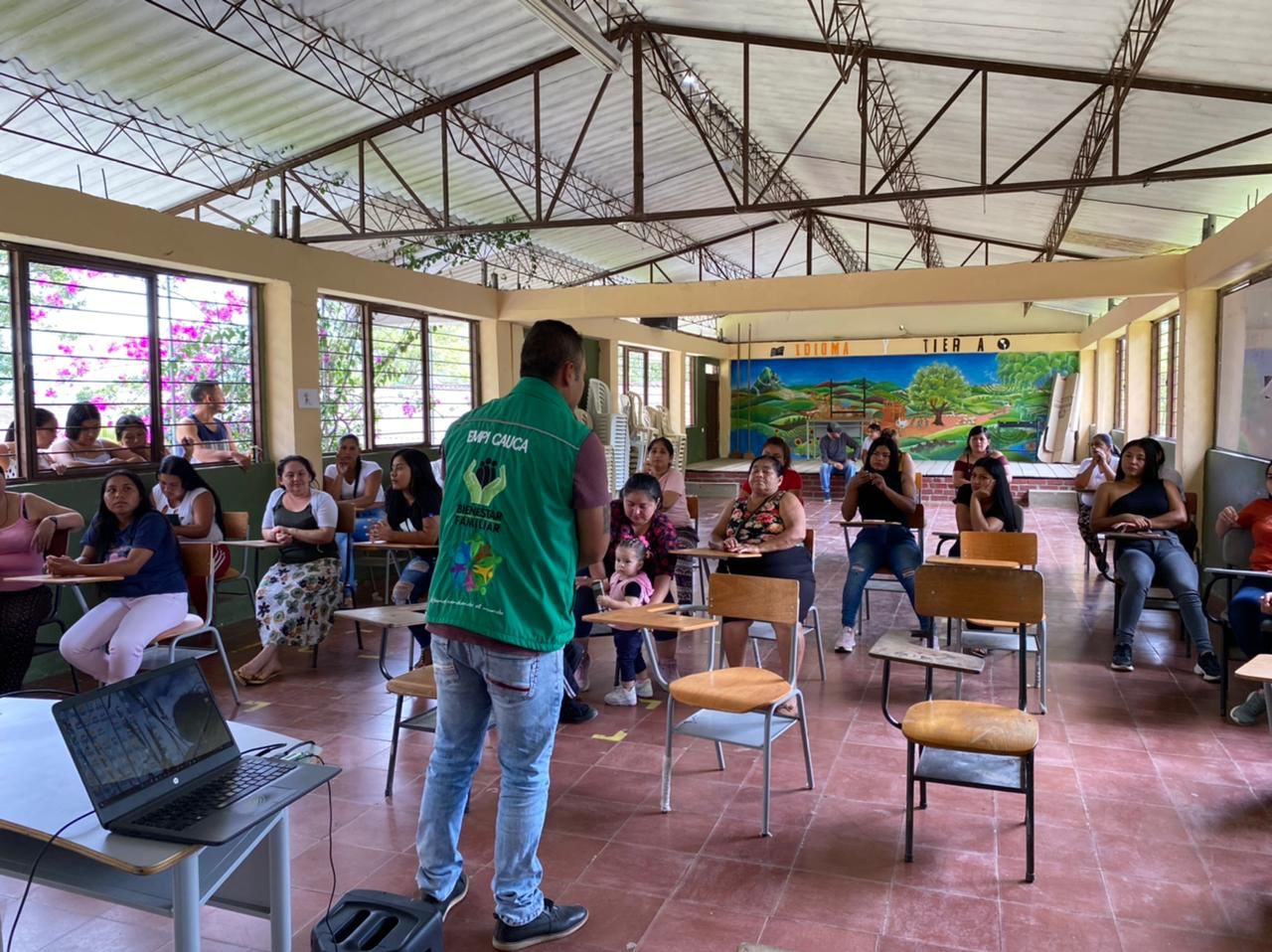 Equipo móvil del ICBF realizó Jornada de atención comunitaria Equipo móvil del ICBF realizó Jornada de atención comunitaria