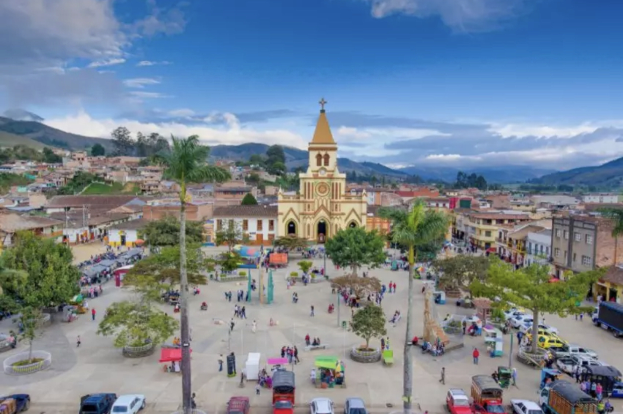 Investigan la muerte de niña de 2 años ahogada con una pelota en Urrao, Antioquia Investigan la muerte de niña de 2 años ahogada con una pelota en Urrao, Antioquia