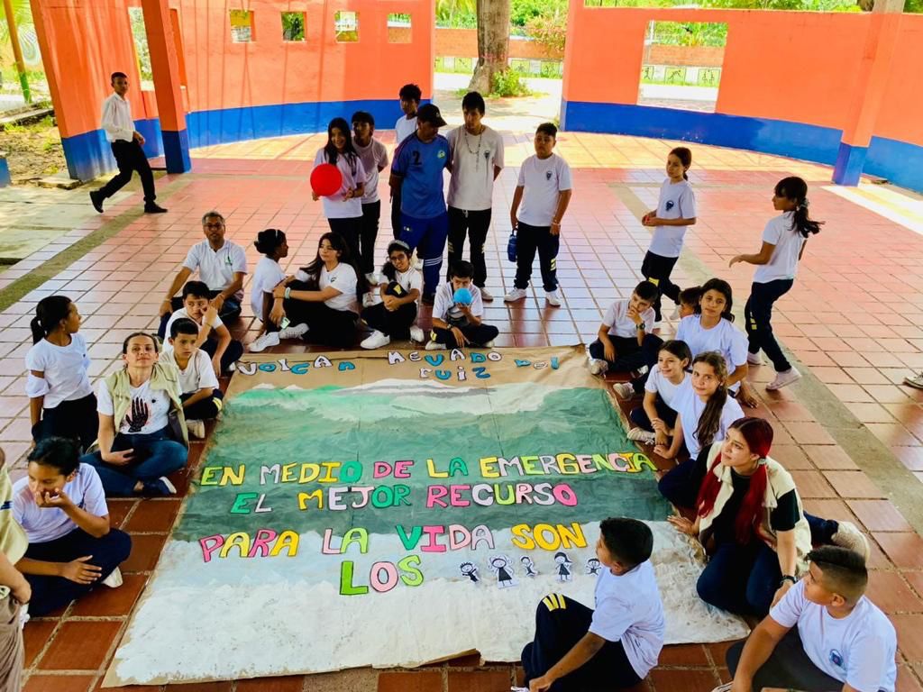 ICBF sensibiliza a niñas, niños y adolescentes en Cundinamarca frente a eventual erupción del volcán Nevado del Ruiz ICBF sensibiliza a niñas, niños y adolescentes en Cundinamarca frente a eventual erupción del volcán Nevado del Ruiz