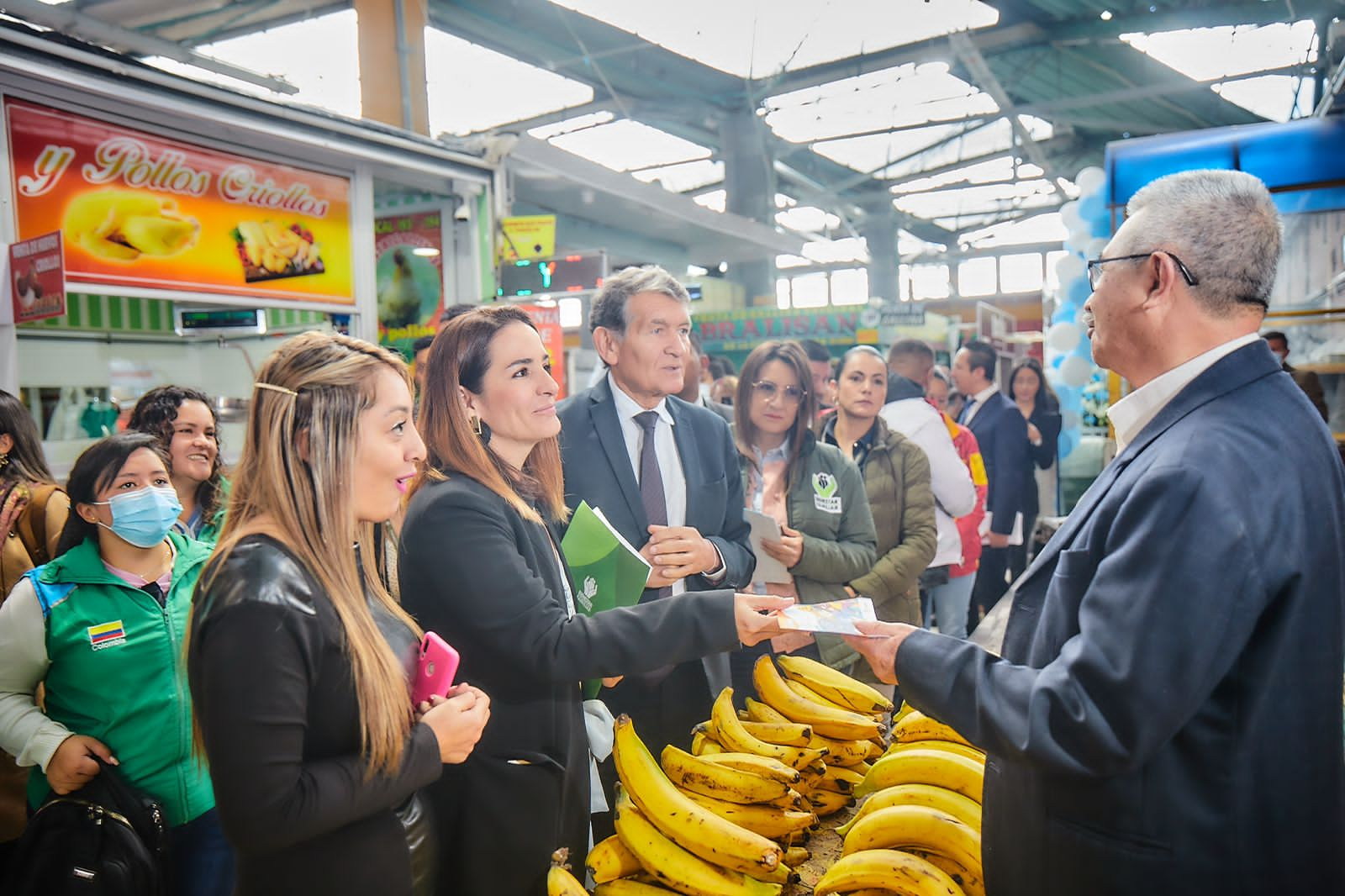 Directora ICBF reafirma en plaza de mercado del 20 de julio compromiso para la prevención y erradicación del trabajo infantil