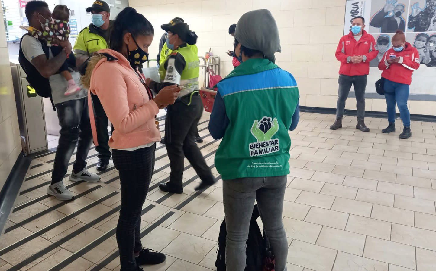 ICBF, Policía y Transmilenio realizan jornada de sensibilización contra el trabajo infantil en Bogotá