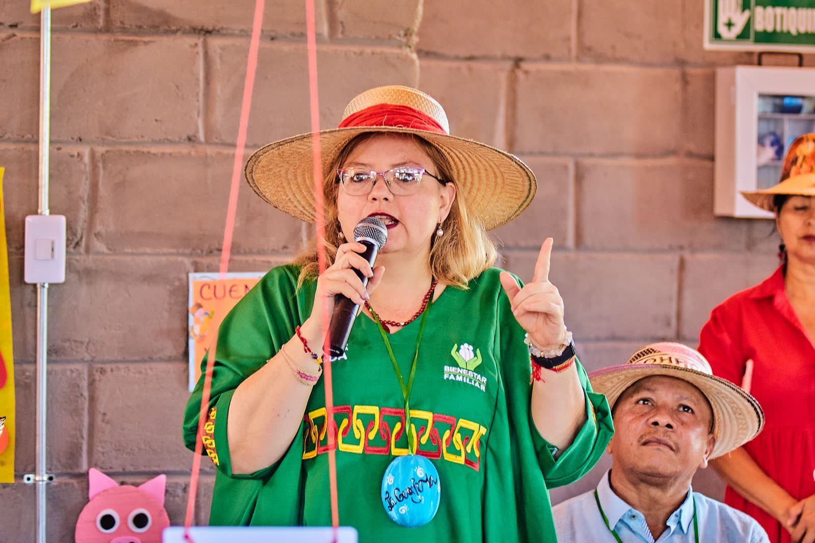 ICBF dispone línea de WhatsApp para reportar posibles casos de desnutrición en La Guajira ICBF dispone línea de WhatsApp para reportar posibles casos de desnutrición en La Guajira*