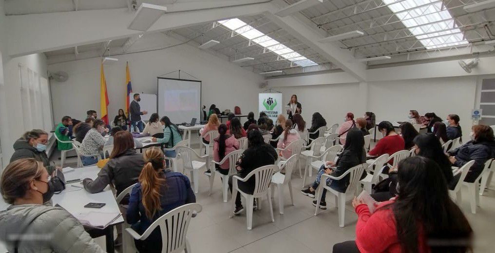 ICBF capacita a talento humano que atiende la primera infancia en Bogotá ICBF capacita a talento humano que atiende la primera infancia en Bogotá