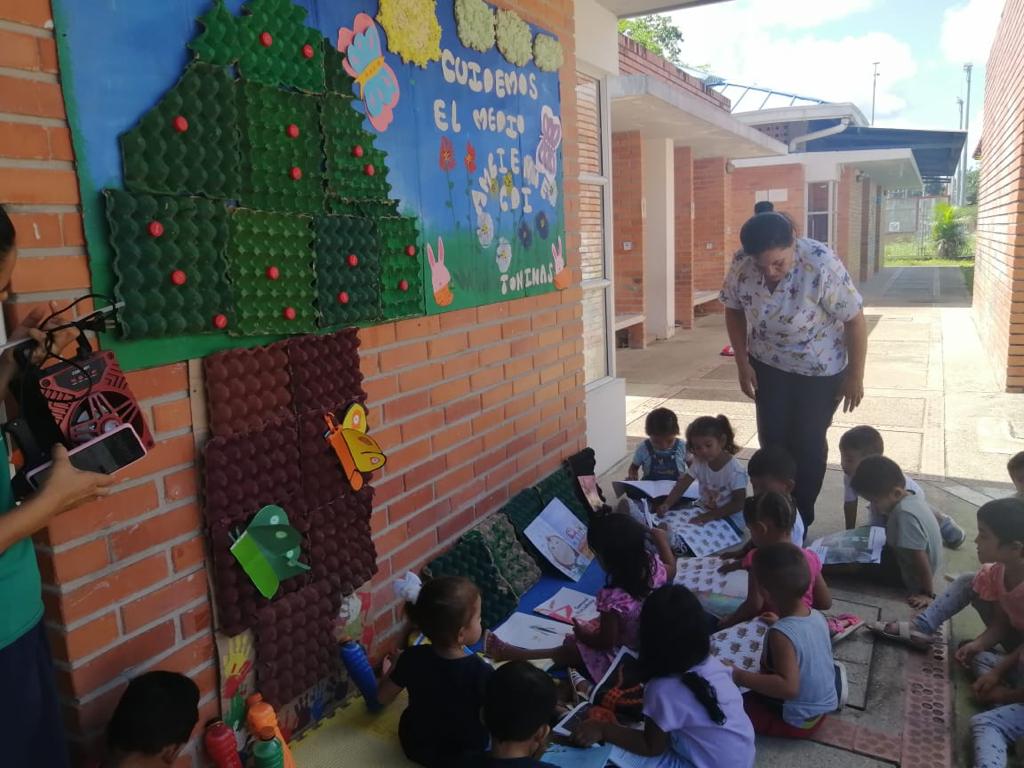 Bienestar Familiar incentiva la lectura en niñas y niños de primera infancia en Guainía