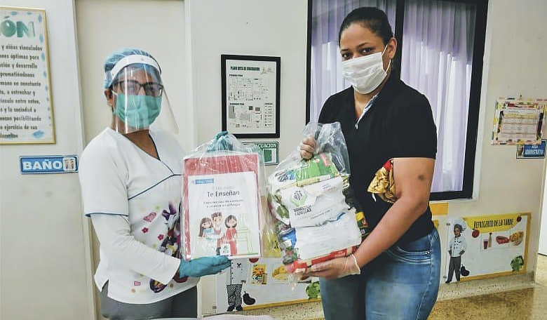 ICBF inició entrega de kits pedagógicos junto a canastas nutricionales a familias en el Valle del Cauca