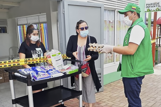 ICBF avanza con la entrega de más de 42.000 canastas alimenticias y kits pedagógicos en el Huila ICBF avanza con la entrega de más de 42.000 canastas alimenticias y kits pedagógicos en el Huila