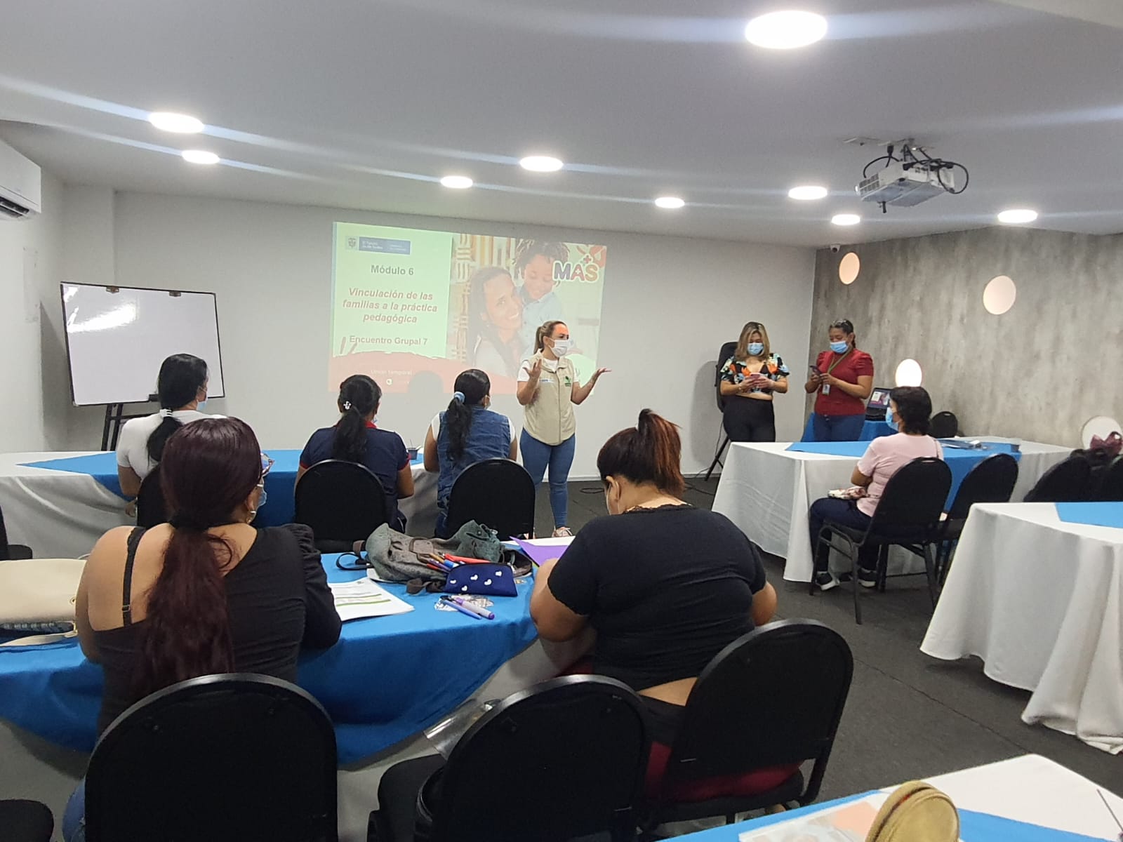 ICBF cualifica a 250 madres comunitarias en Norte de Santander ICBF cualifica a 250 madres comunitarias en Norte de Santander